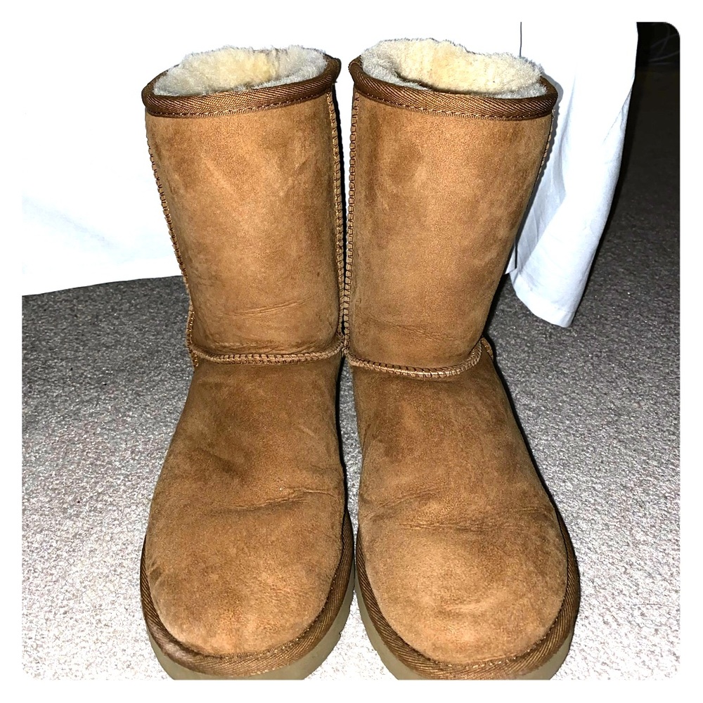 Tan Ugg boots